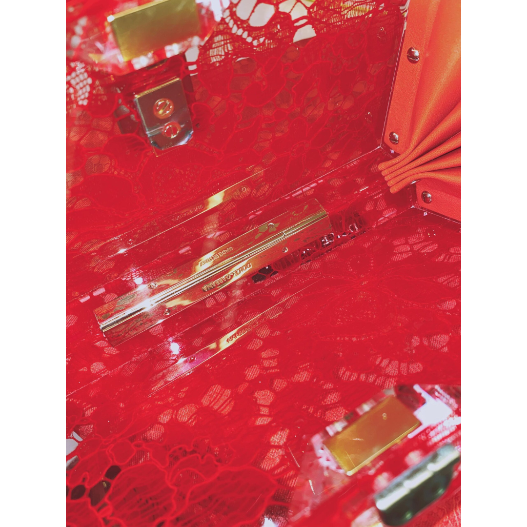 DOLCE GABBANA - PLEXIGLASS LACE DOLCE CLUTCH