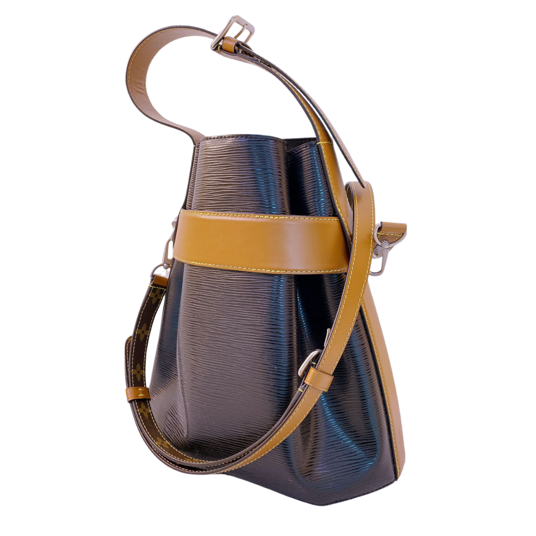 LOUIS VUITTON - BLACK EPI LEATHER TWIST BUCKET BAG - FL3198